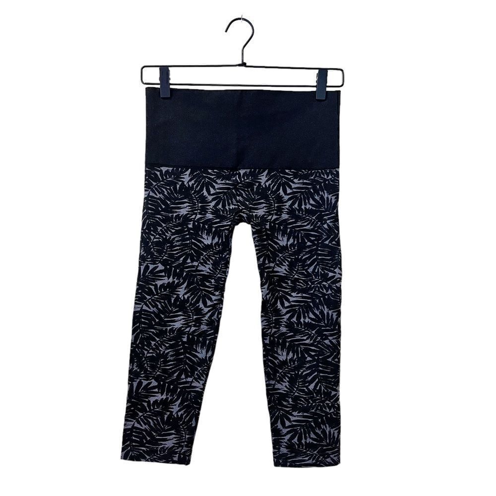 SOMA Black Grey Leaf Print Seamless Cropped Shapewear Leggings High Waisted Sz M